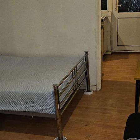 No Frills & Nothing Fancy 1 Bed Studio City Centre Κάρντιφ Εξωτερικό φωτογραφία