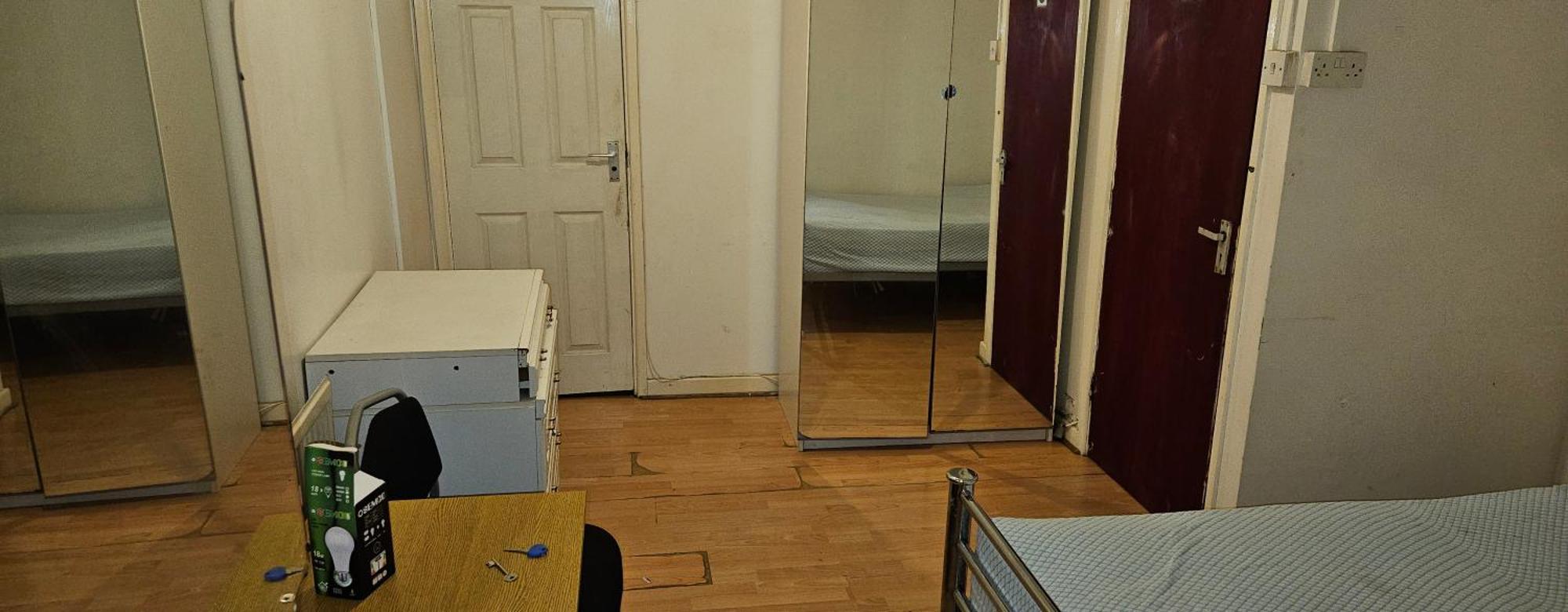 No Frills & Nothing Fancy 1 Bed Studio City Centre Κάρντιφ Εξωτερικό φωτογραφία