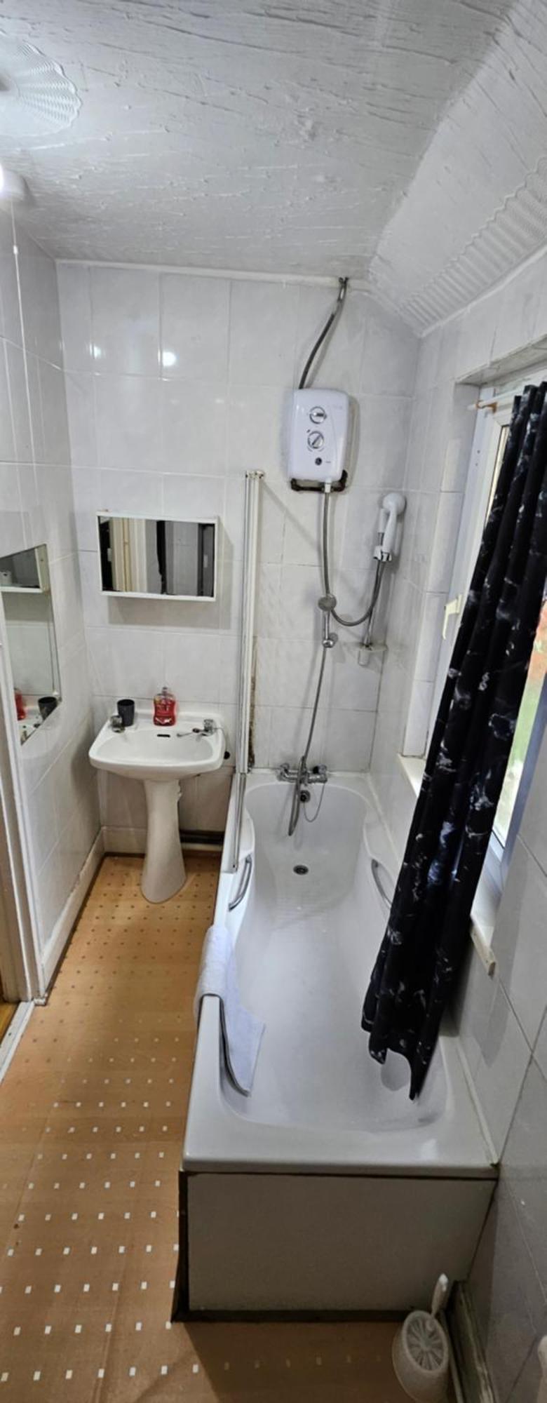 No Frills & Nothing Fancy 1 Bed Studio City Centre Κάρντιφ Εξωτερικό φωτογραφία